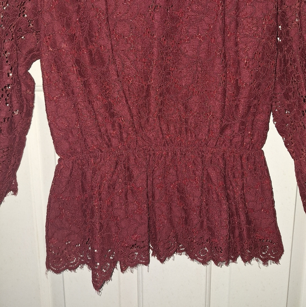 Express Peplum Lace Blouse - Picture 6 of 11